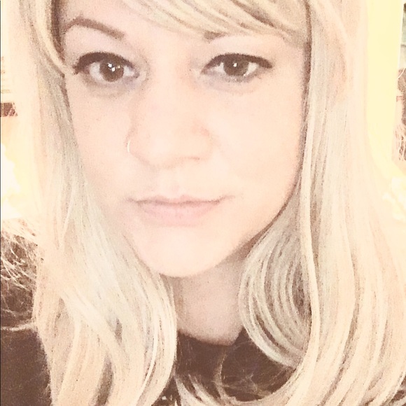 Meet your Posher, Sacha - Picture 3 of 4